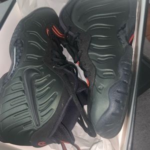 foams size 7y for men